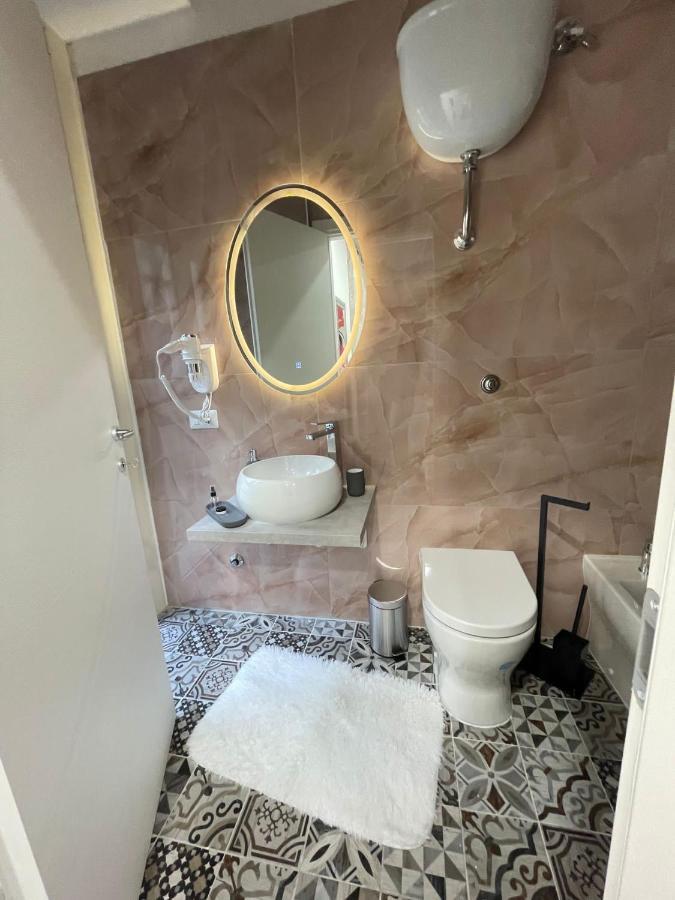 נאפולי B&B I Borboni מראה חיצוני תמונה